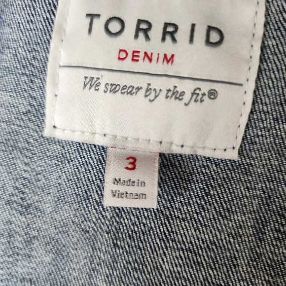 Torrid Denim Vest Button Front Flap Chest Pockets Stretch Medium Blue Size 3 - Picture 4 of 13